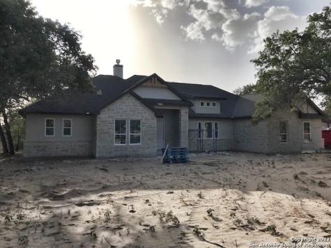 136 Crescent Ridge Adkins TX 78101
