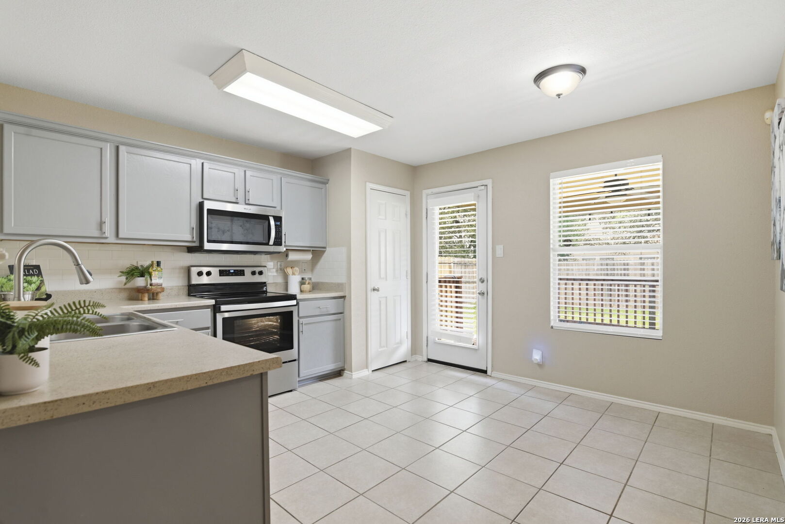 8031 Silver Grove San Antonio TX 78254