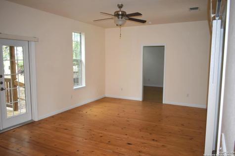 602B 10th Bandera TX 78003