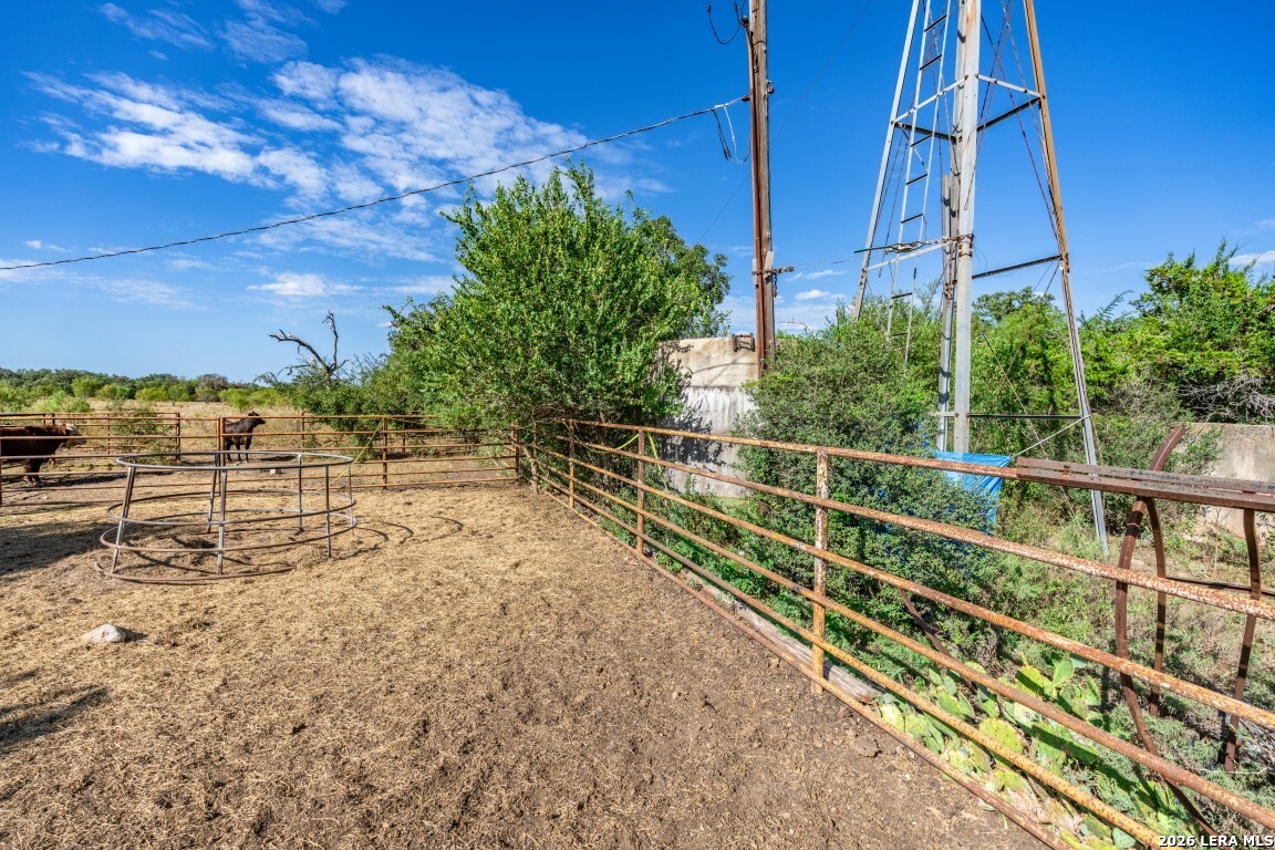 8331 County Road 311 Utopia TX 78884