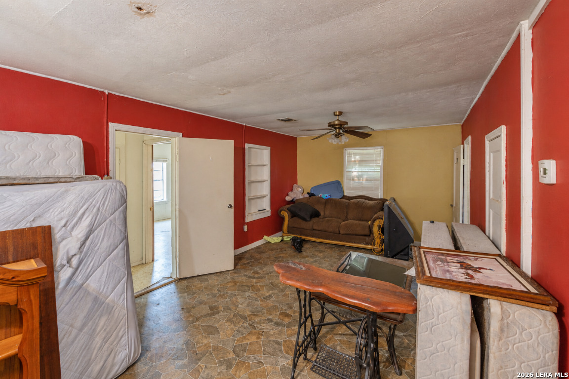 8331 County Road 311 Utopia TX 78884