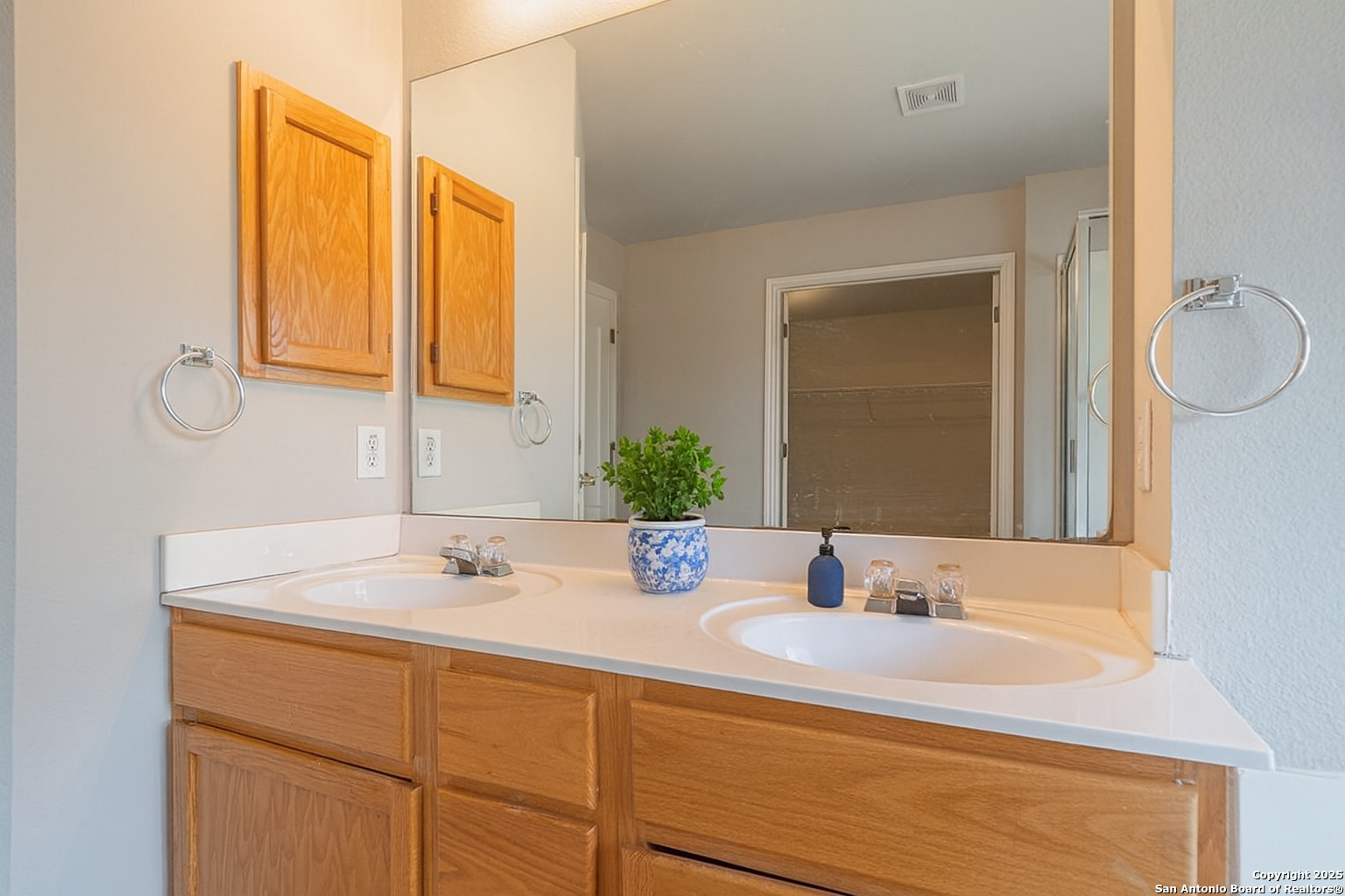 4302 Somerville Bay San Antonio TX 78244