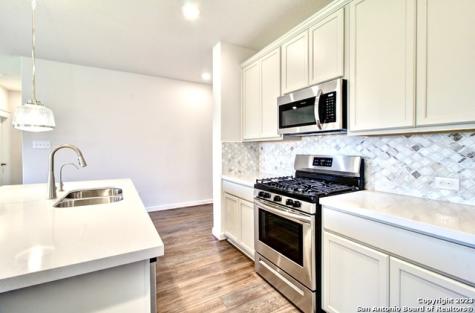 3936 Glenloch Way Converse TX 78109