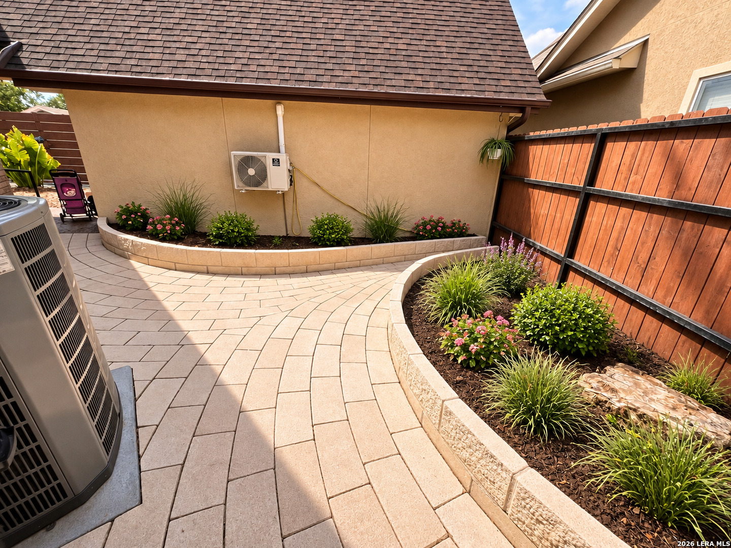 9142 Windgarden Windcrest TX 78239