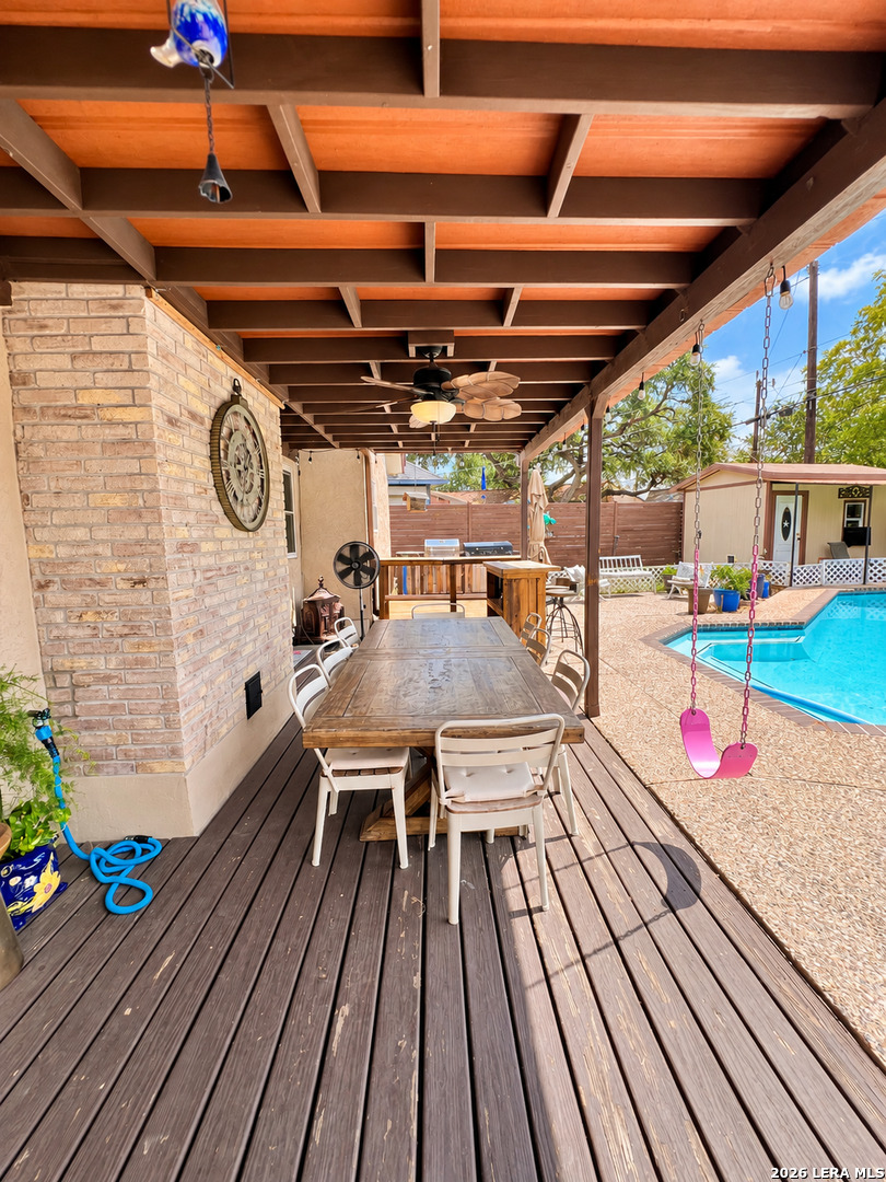 9142 Windgarden Windcrest TX 78239
