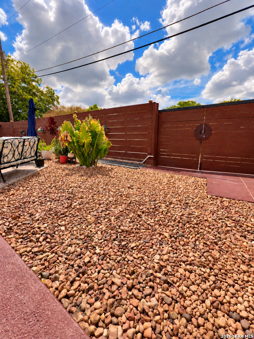 9142 Windgarden Windcrest TX 78239