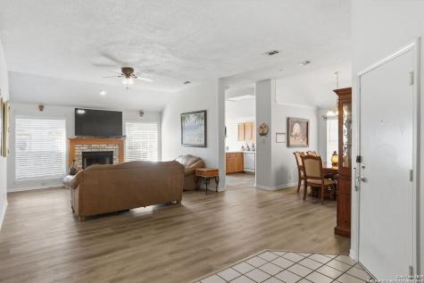5123 Pine Lake San Antonio TX 78244