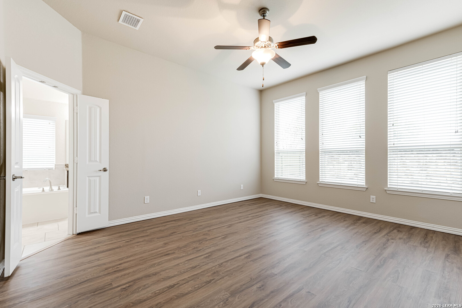 8815 Hideout Bend San Antonio TX 78254