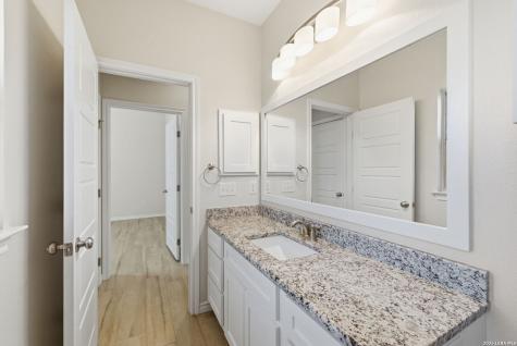 1734 Crooked Creek Pleasanton TX 78064