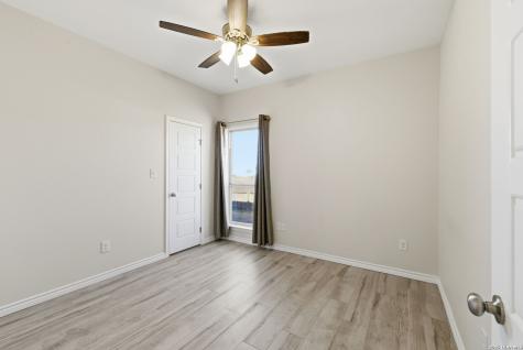1734 Crooked Creek Pleasanton TX 78064