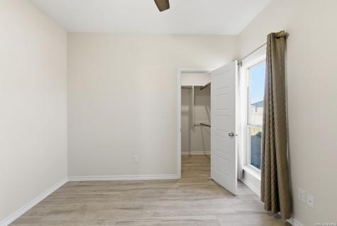 1734 Crooked Creek Pleasanton TX 78064