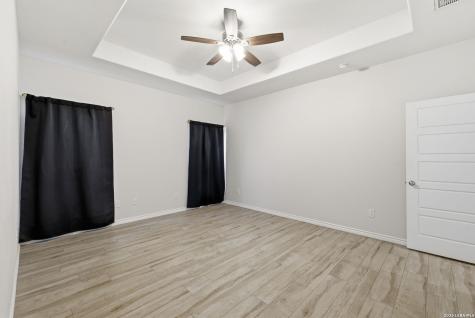 1734 Crooked Creek Pleasanton TX 78064