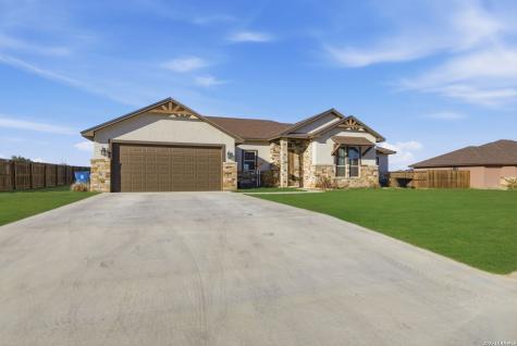 1734 Crooked Creek Pleasanton TX 78064