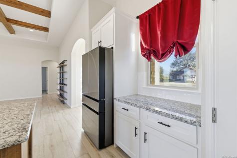 1734 Crooked Creek Pleasanton TX 78064