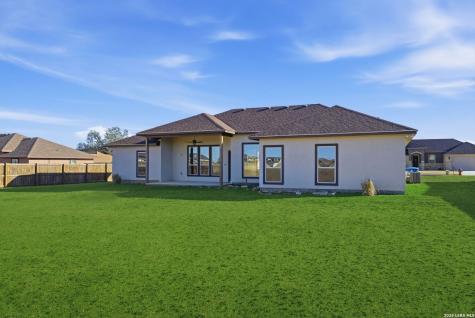 1734 Crooked Creek Pleasanton TX 78064
