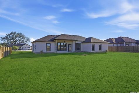 1734 Crooked Creek Pleasanton TX 78064