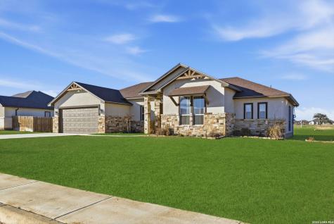 1734 Crooked Creek Pleasanton TX 78064