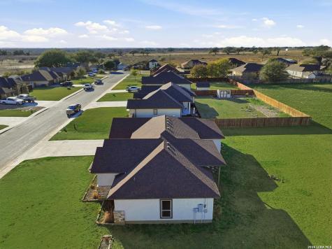 1734 Crooked Creek Pleasanton TX 78064