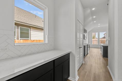 138 Heidi Hill Castroville TX 78009
