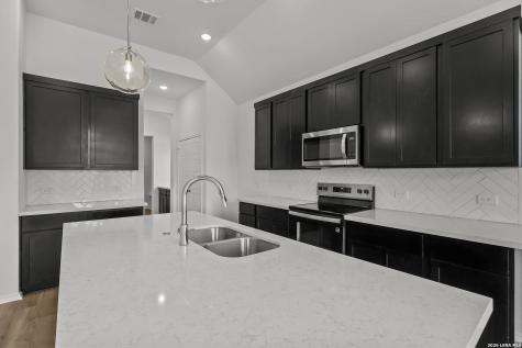 138 Heidi Hill Castroville TX 78009
