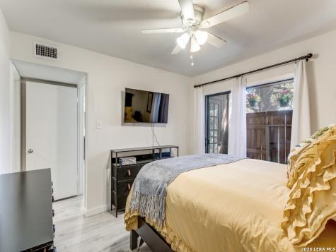 3843 Barrington San Antonio TX 78217