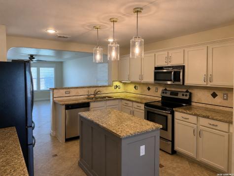 4023 Ashleaf Pecan San Antonio TX 78261