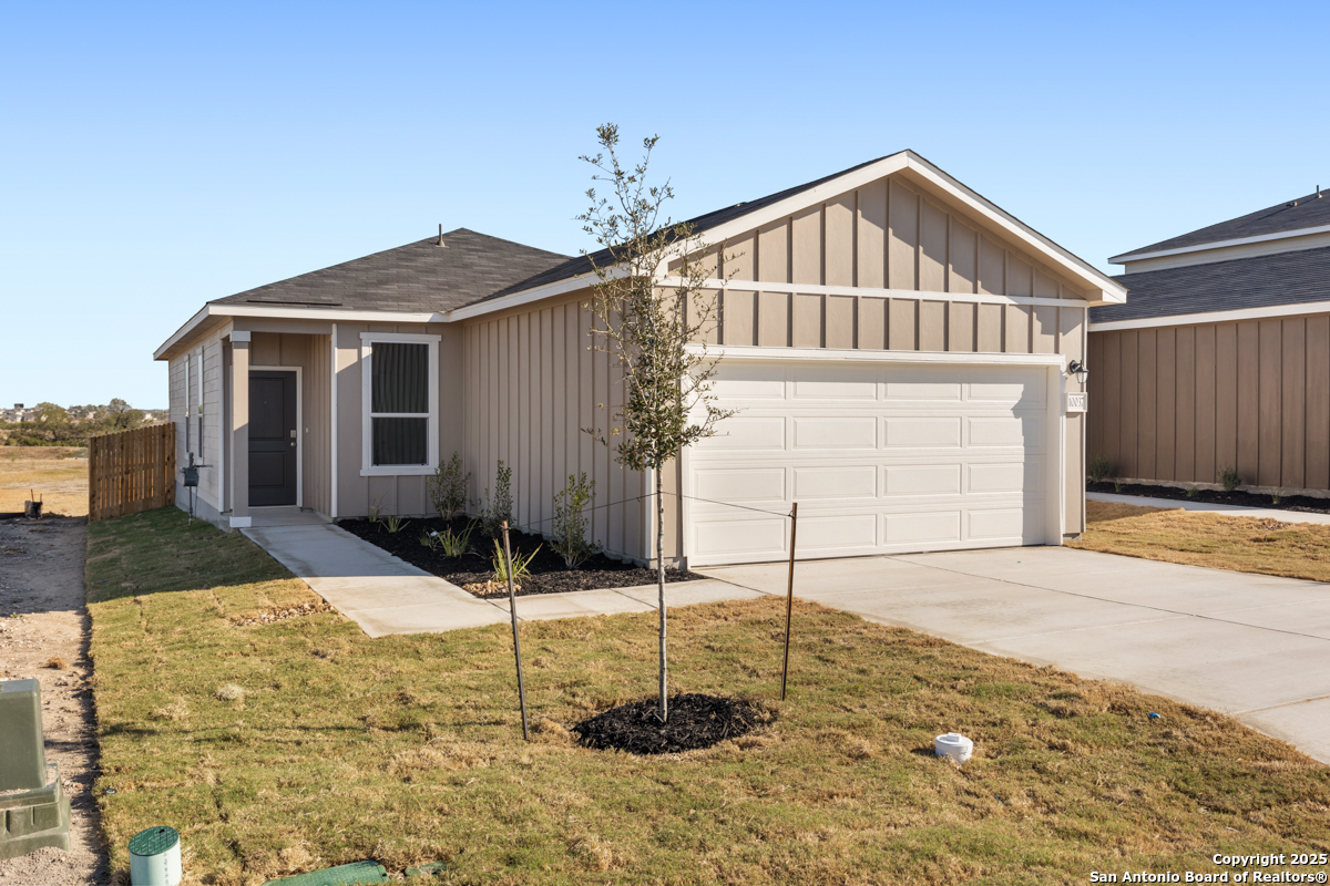 10037 Jagger Avenue Converse TX 78109