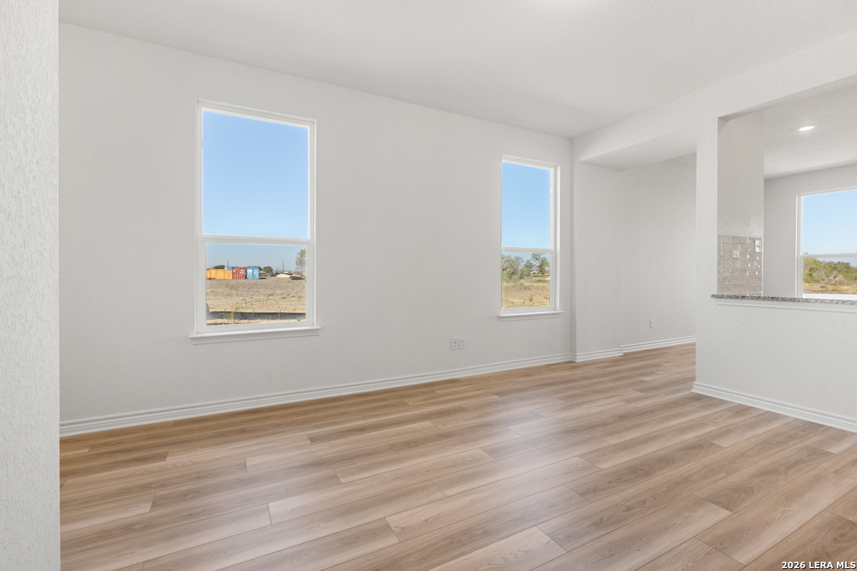 10037 Jagger Avenue Converse TX 78109