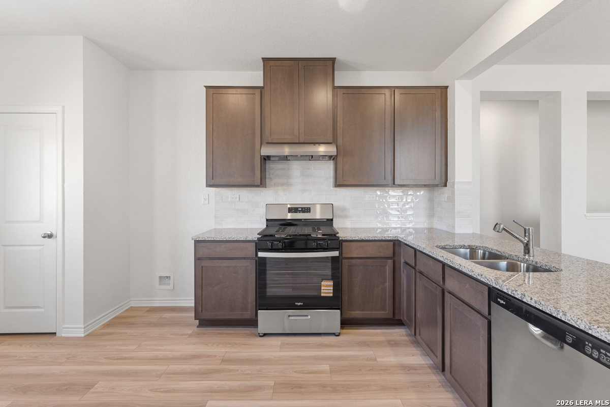 10037 Jagger Avenue Converse TX 78109