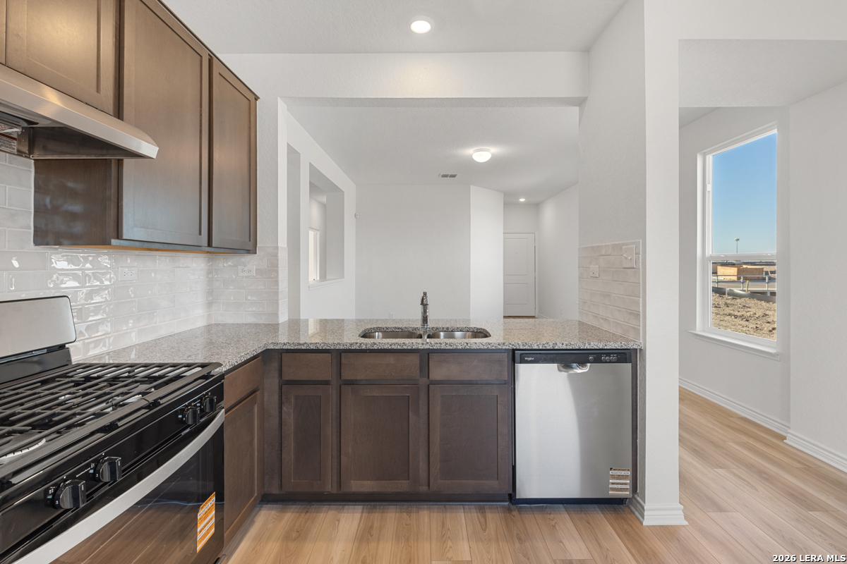 10037 Jagger Avenue Converse TX 78109