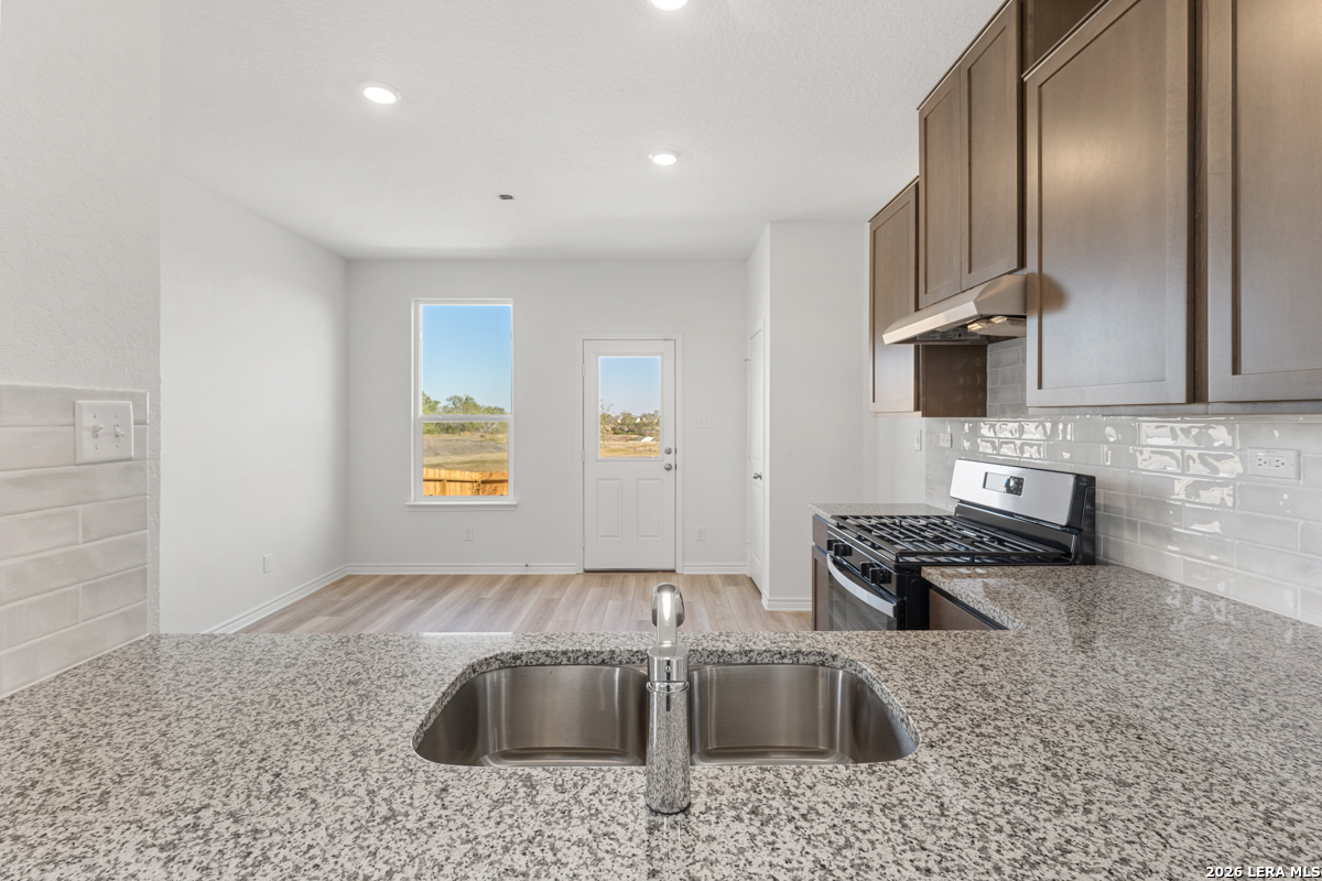 10037 Jagger Avenue Converse TX 78109