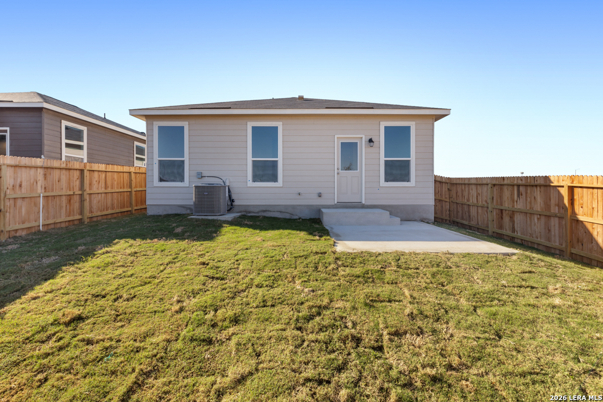 10037 Jagger Avenue Converse TX 78109
