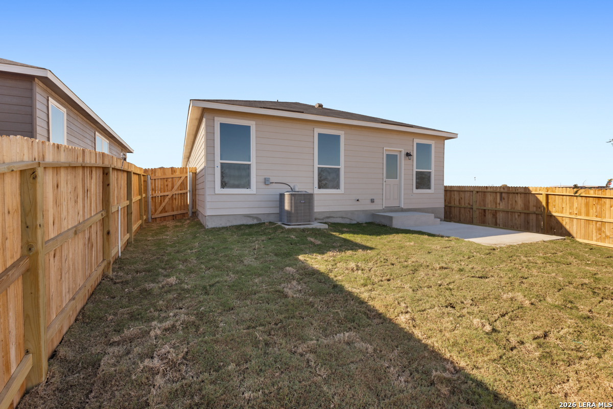 10037 Jagger Avenue Converse TX 78109