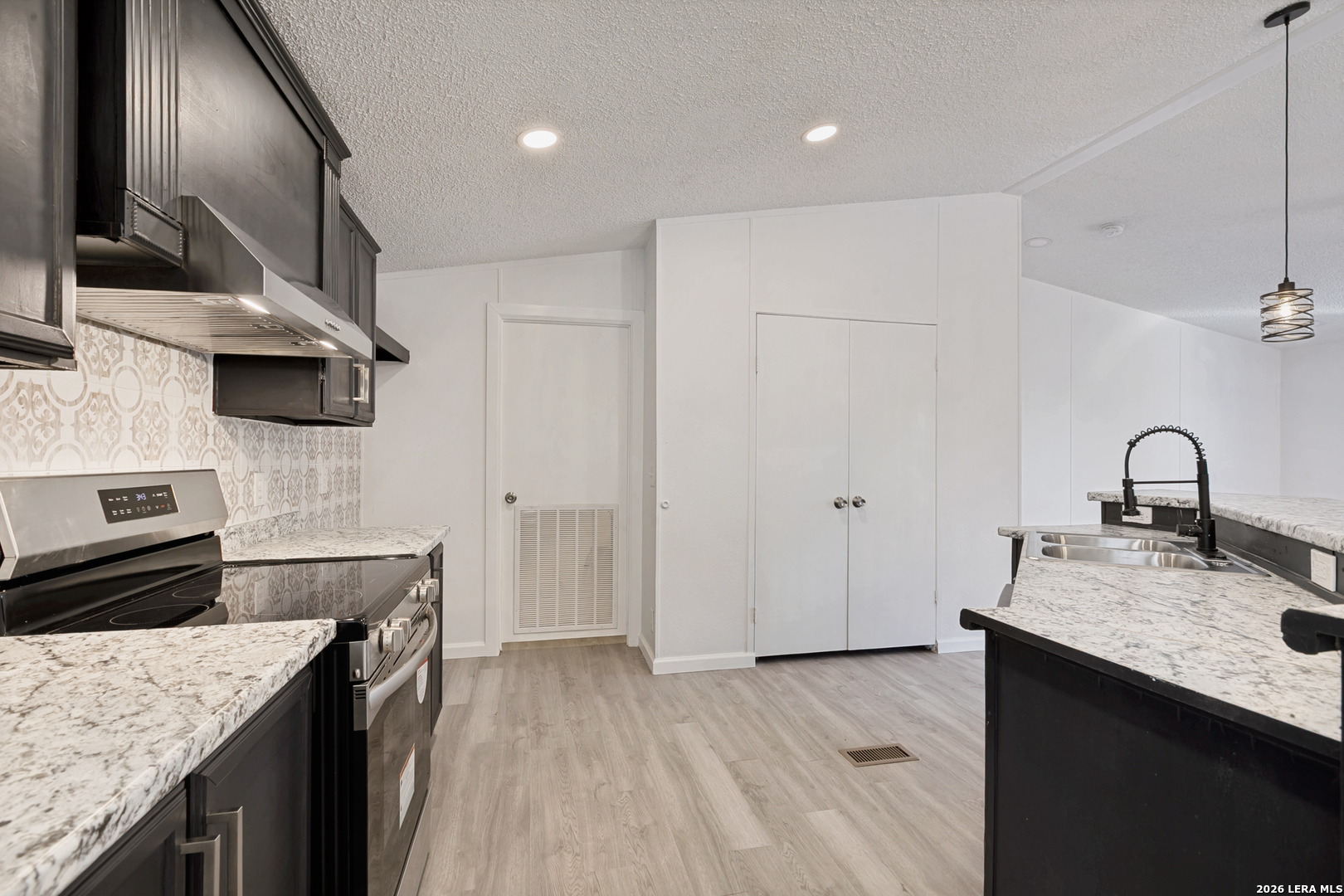 5111 Savannah Woods Von Ormy TX 78073
