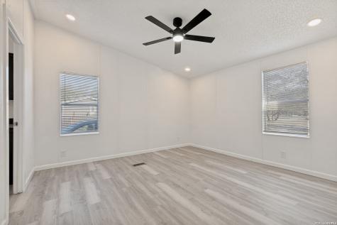 5111 Savannah Woods Von Ormy TX 78073