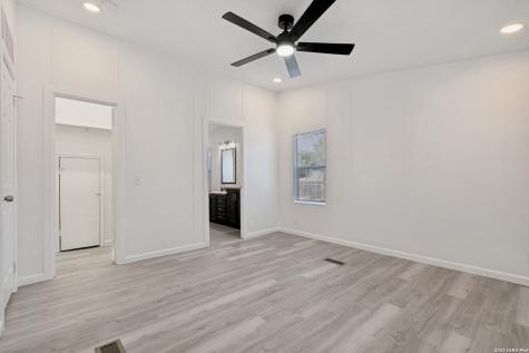 5111 Savannah Woods Von Ormy TX 78073
