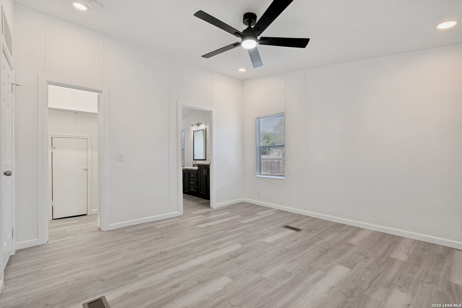 5111 Savannah Woods Von Ormy TX 78073