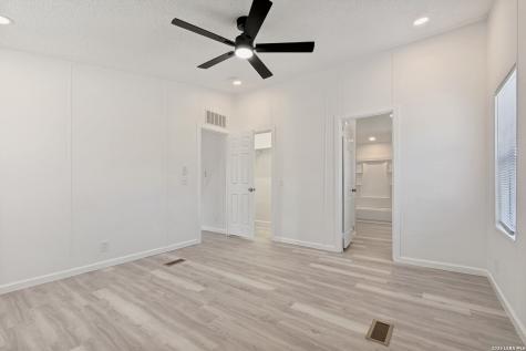 5111 Savannah Woods Von Ormy TX 78073