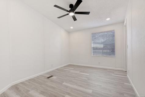 5111 Savannah Woods Von Ormy TX 78073