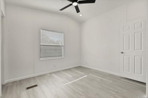 5111 Savannah Woods Von Ormy TX 78073