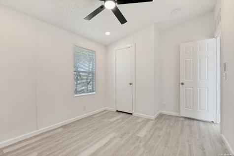 5111 Savannah Woods Von Ormy TX 78073
