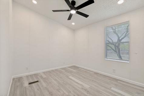 5111 Savannah Woods Von Ormy TX 78073