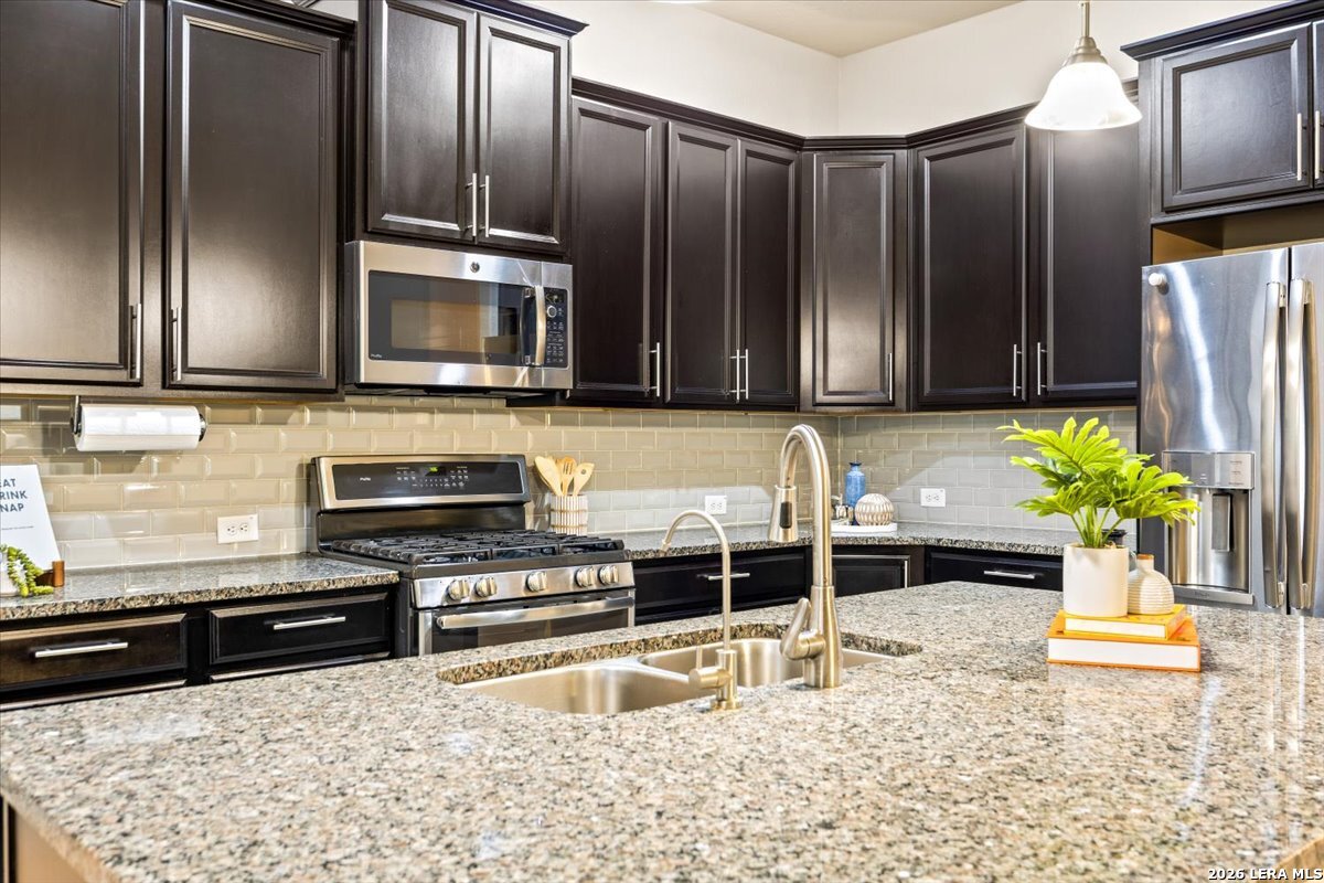 8764 Stackstone Schertz TX 78154