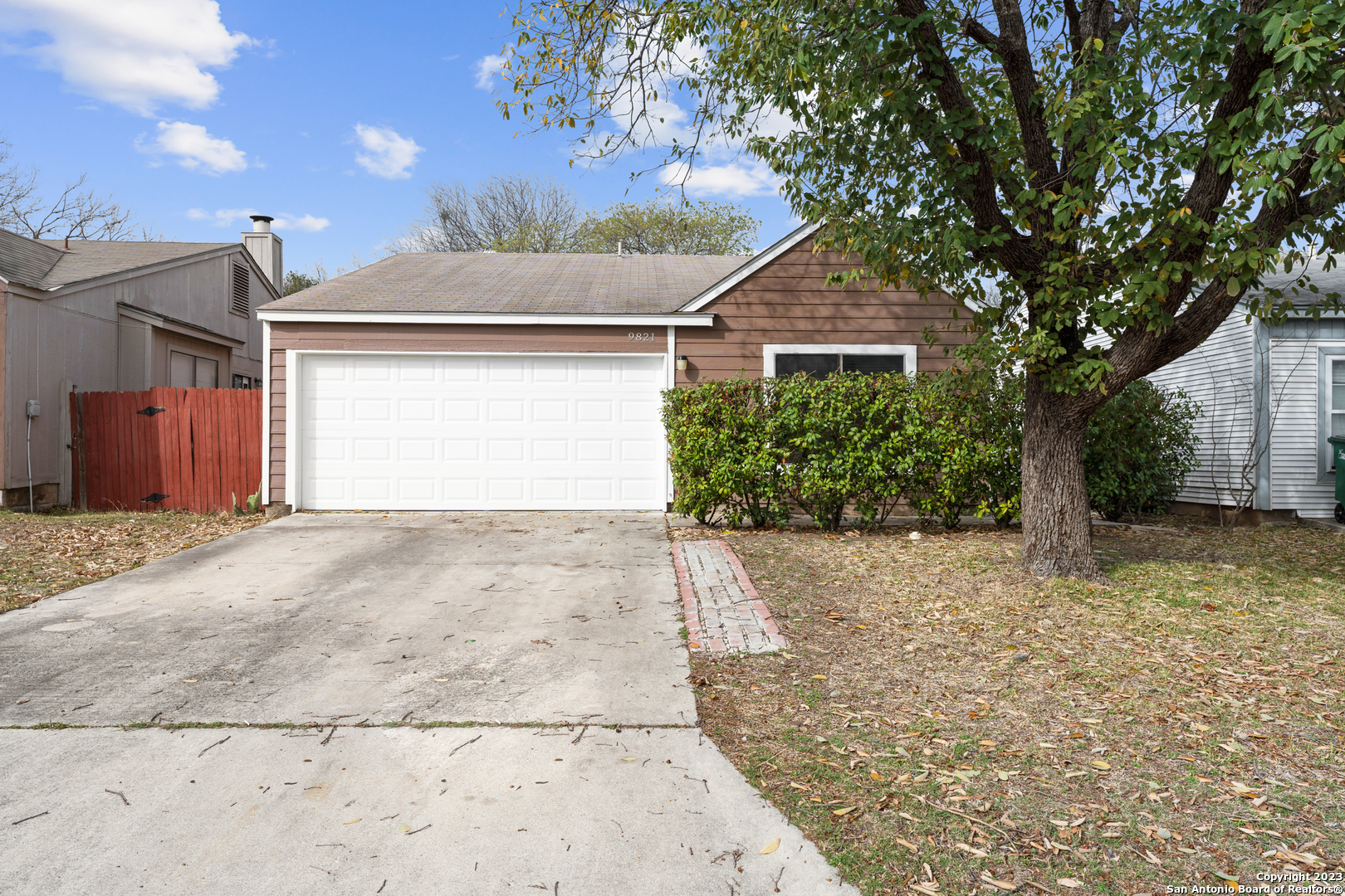 9821 Village Briar San Antonio TX 78250