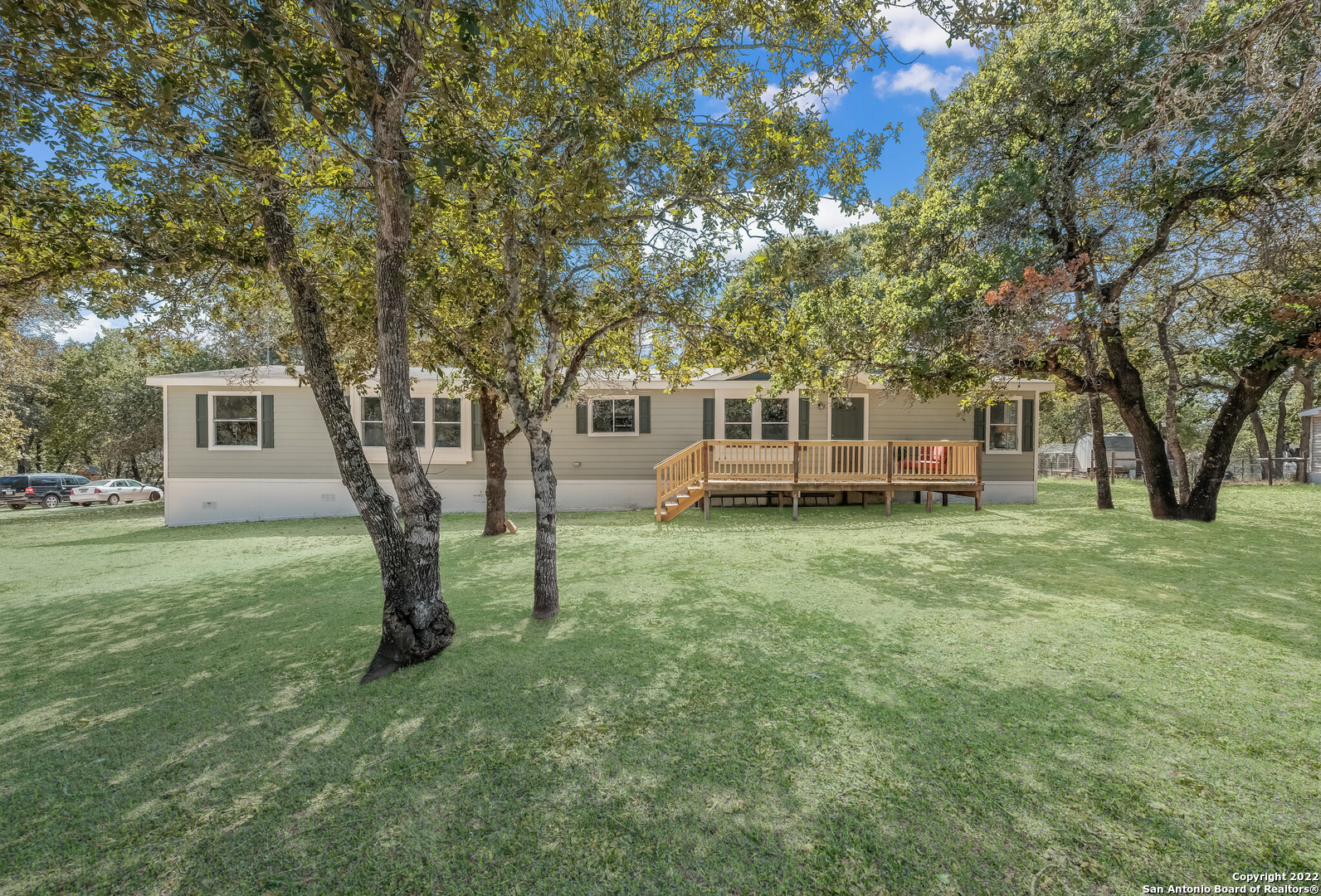 188 Mil Encinos Adkins TX 78101