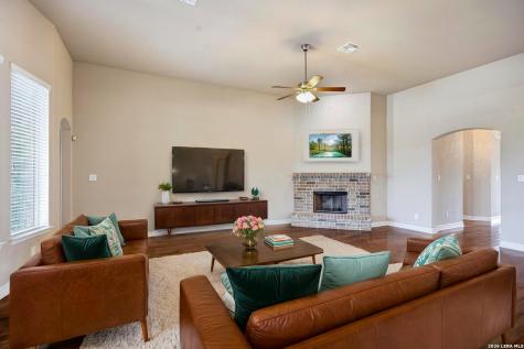 287 Cascade Trail Castroville TX 78009