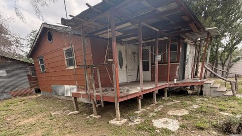 508 N Bright Drive Devine TX 78016
