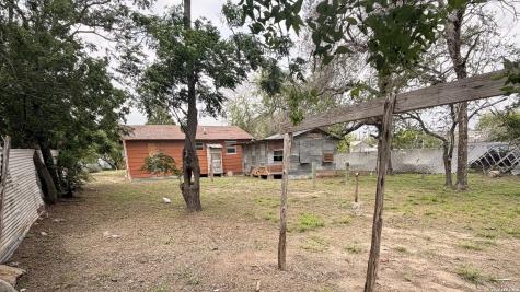 508 N Bright Drive Devine TX 78016