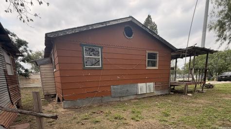508 N Bright Drive Devine TX 78016