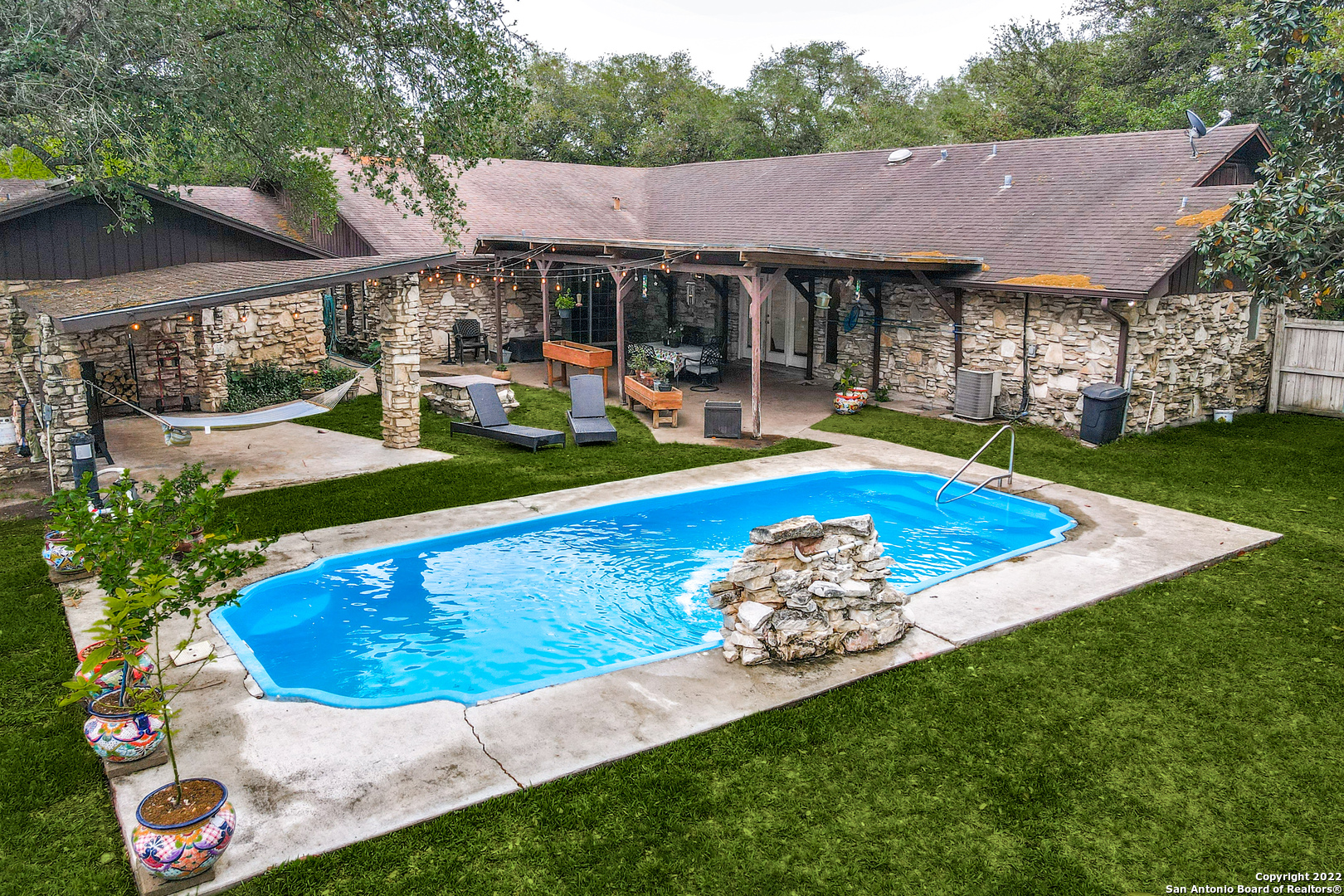1527 Donovan Street Gonzales TX 78629